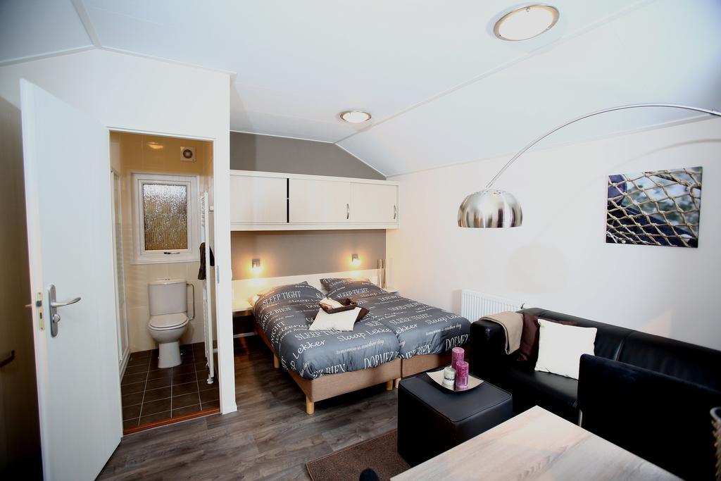 Campingpark De Bongerd Villa Tuitjenhorn Szoba fotó