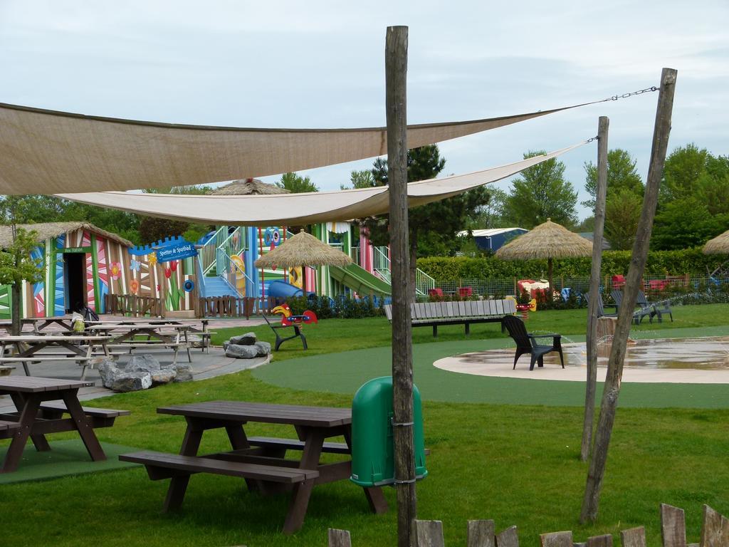 Campingpark De Bongerd Villa Tuitjenhorn Kültér fotó
